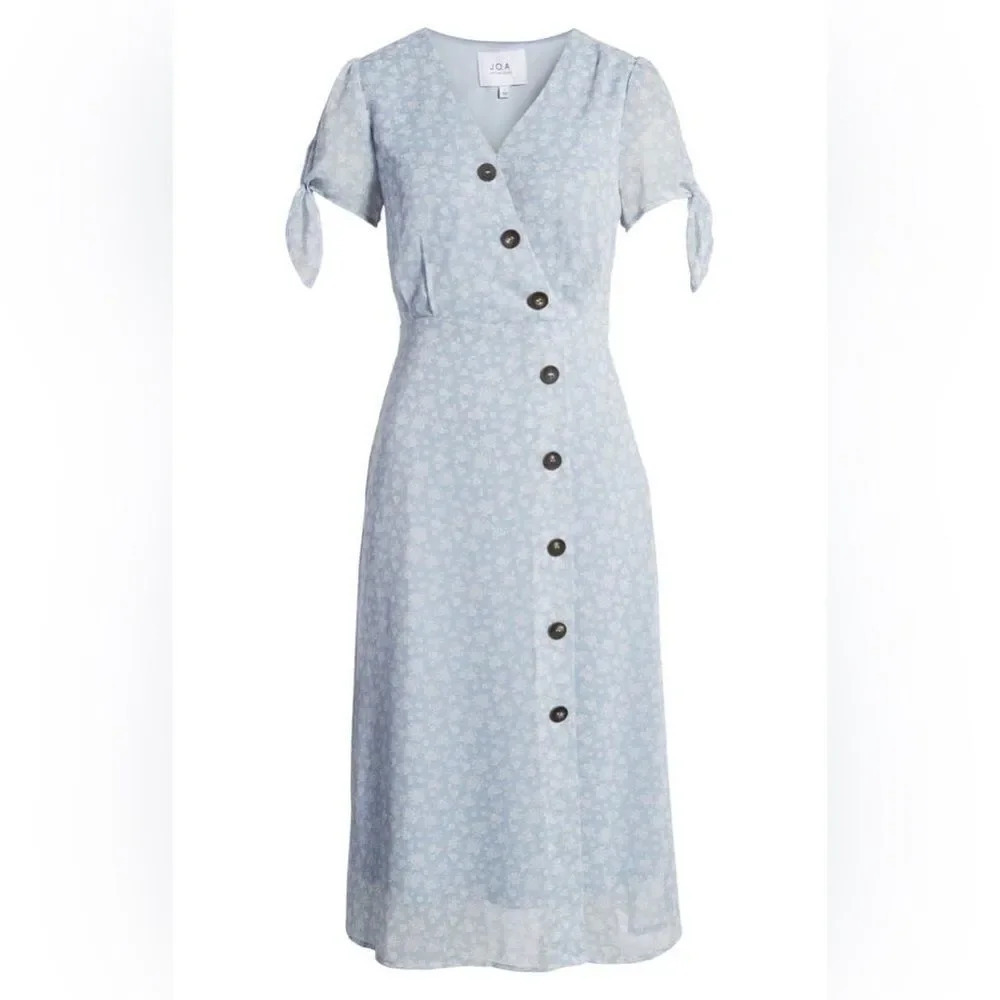 JOA Button Front Crepe Midi Dress - Picture 3 of 13